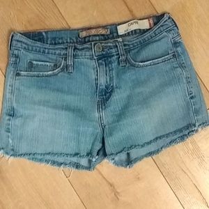 Levis Jean Shorts w/Frayed Legs - Size 6